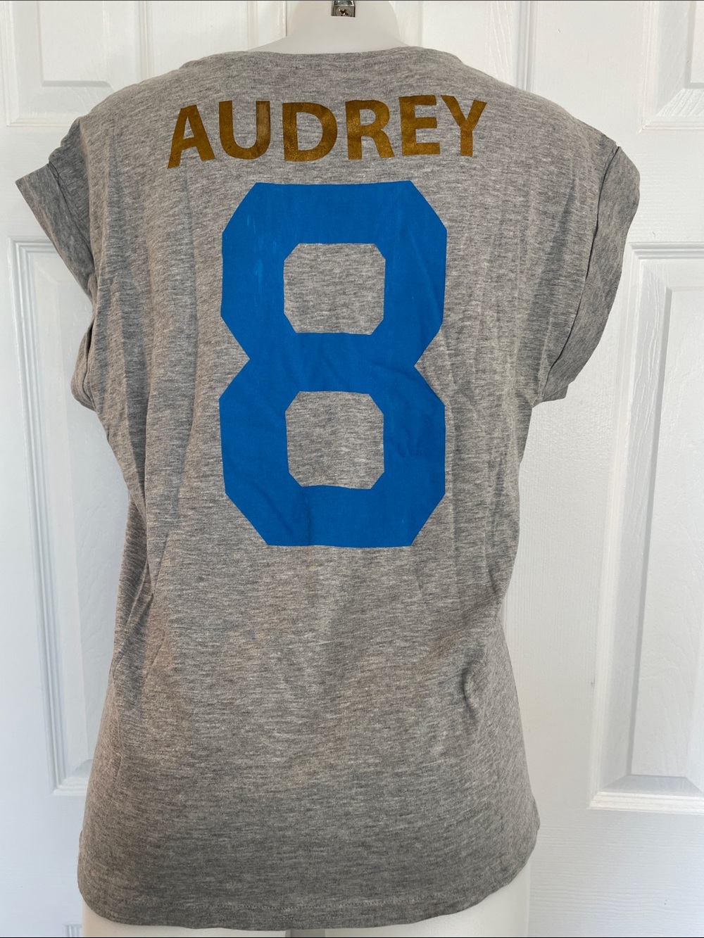 LARUE DOLCE SHIRT SHOWING AUDREY HEPERN IN BLUE AZZURRI JERSEY & FIGC CREST SZ L - Picture 5 of 10